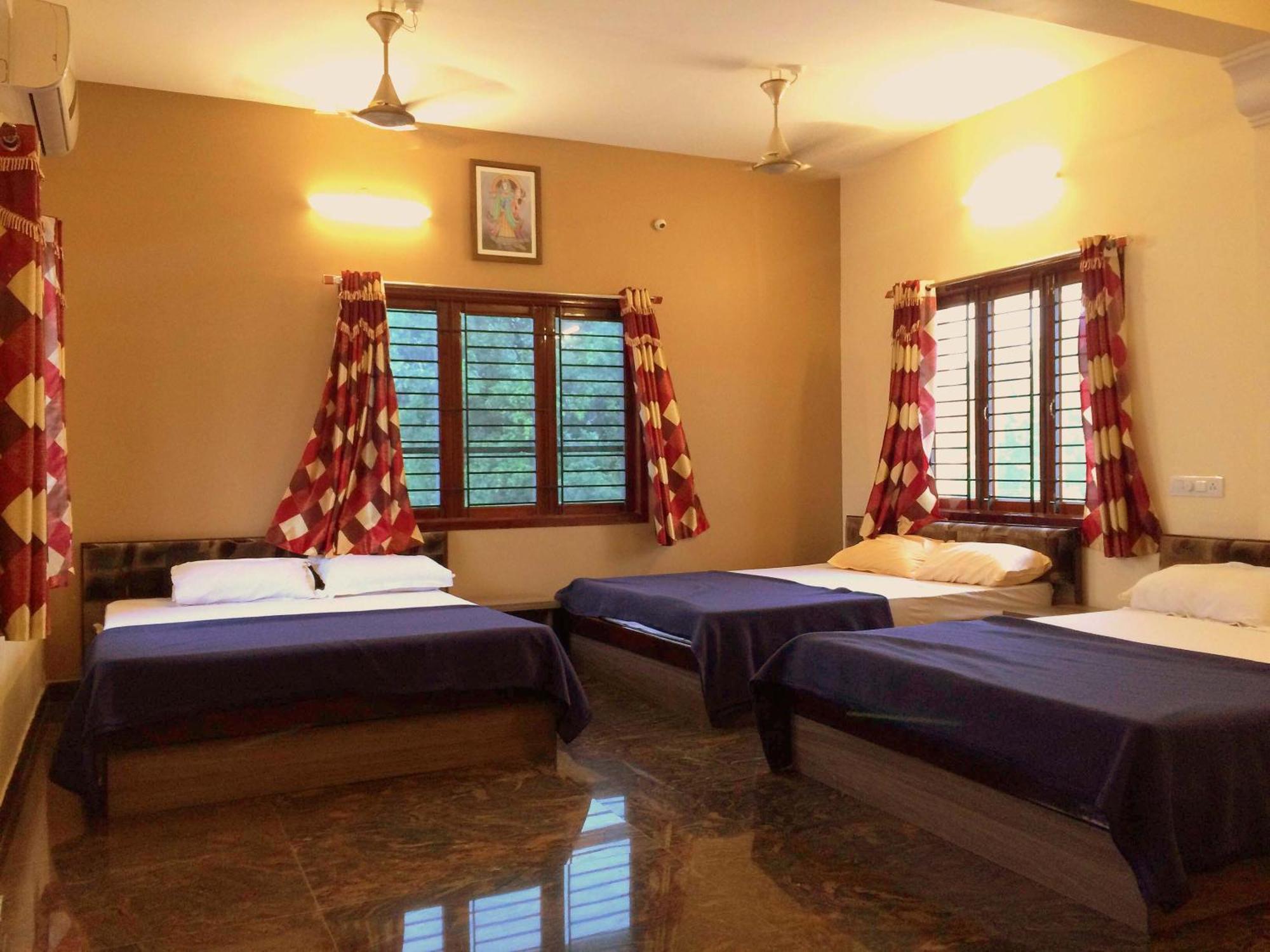 Hotel Sri Hayagriva Tiruchirappalli Room photo